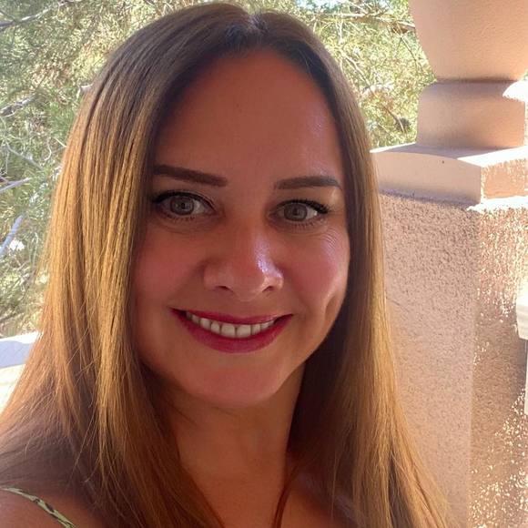 Meet your Posher, Leigh - Picture 1 of 1